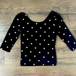Forever21 tight black and white heart print quarter sleeve shirt/blouse size S